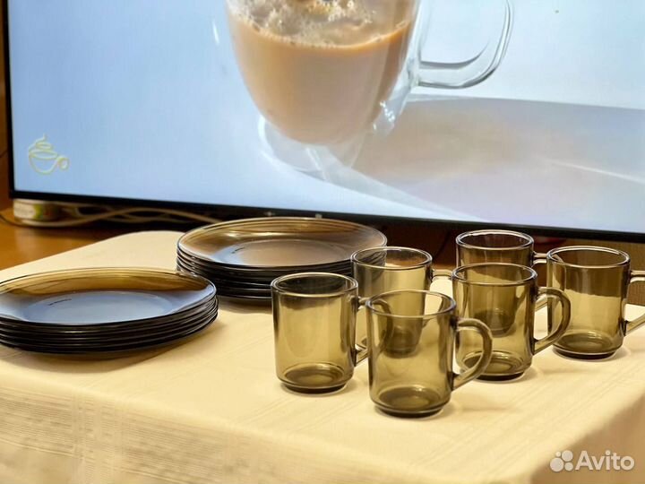 Стеклянные бокалы