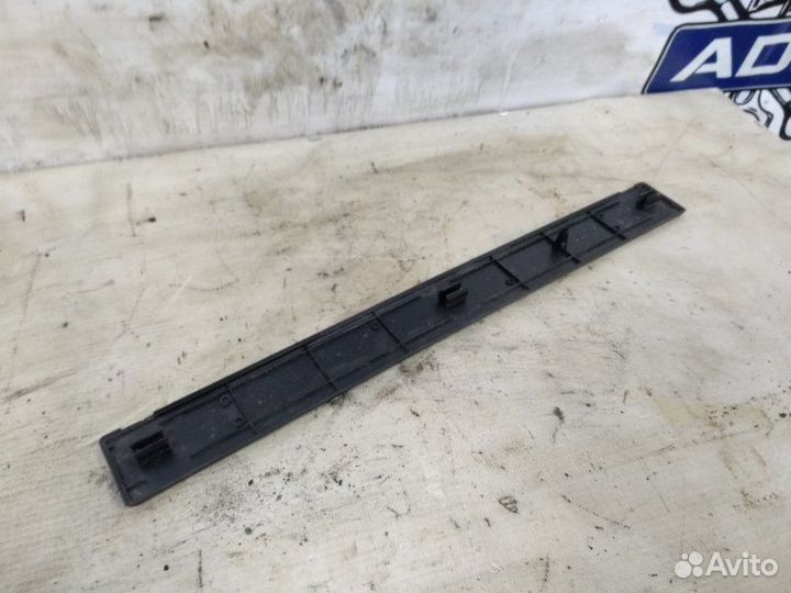 Накладка порога внутренняя передняя правая