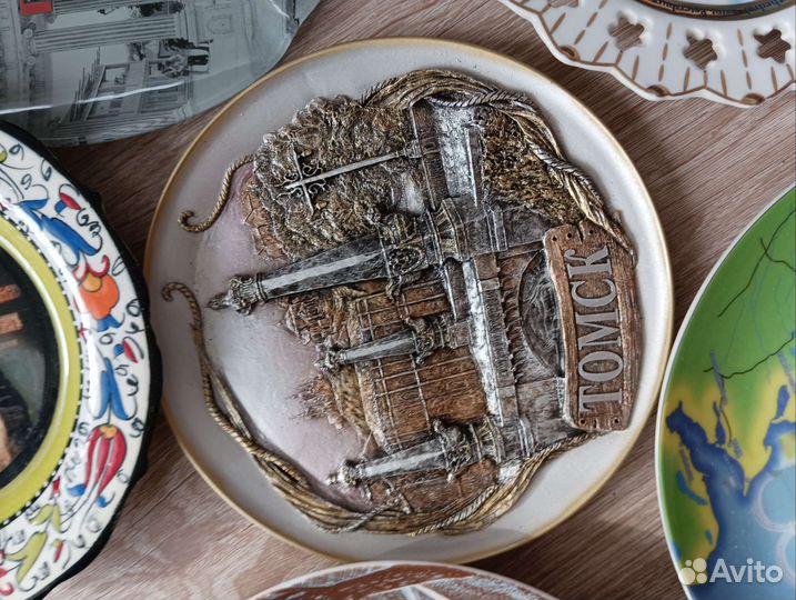 Настенная тарелка