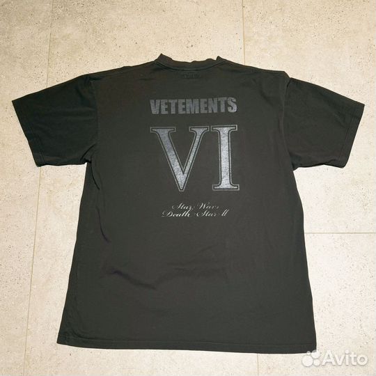 Футболка vetements