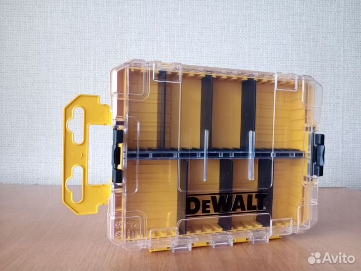 Кейсы Боксы Органайзеры DeWalt Tough Case