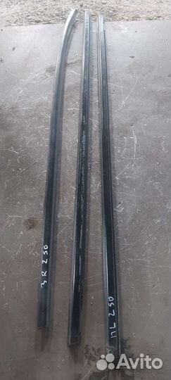 Молдинг стекла Nissan Murano Z50