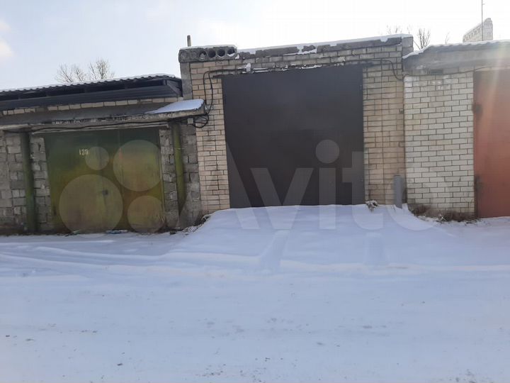 Гараж, > 30 м²