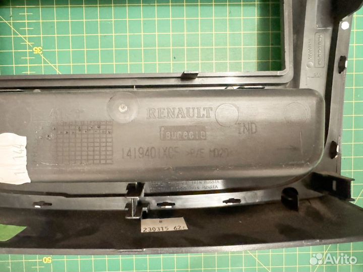 Рамка консоли renault logan 2