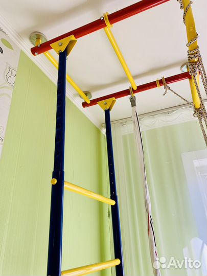 Шведская стенка + батут