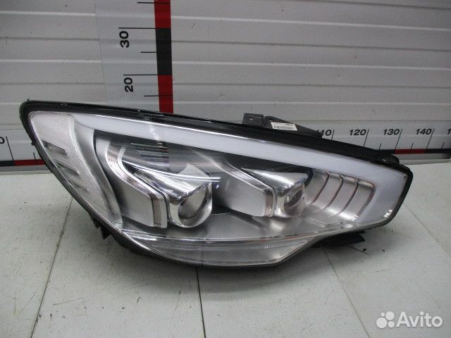 Фара правая Kia Quoris KH