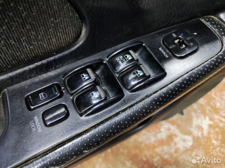 Блок управления стеклоподъемниками Hyundai Sonata