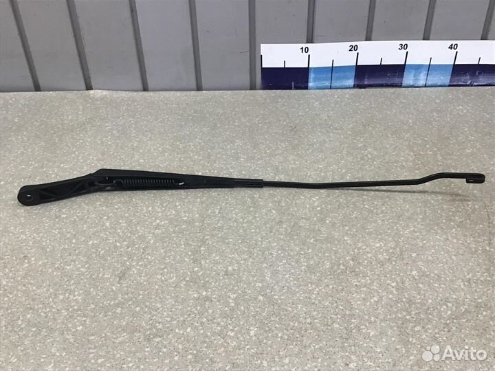 Поводок стеклоочистителя передний правый VW Polo