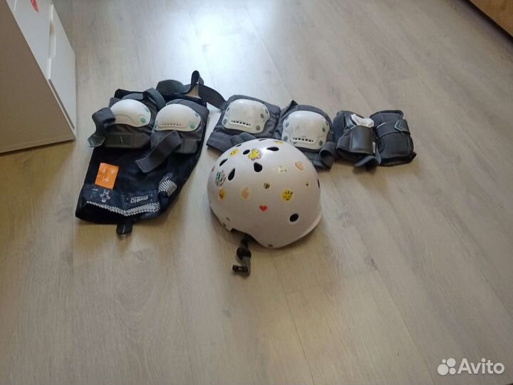 Шлем, наколенники, налокотники, нарукавники