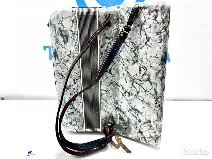 Аккордеон Royal Standard 4/4