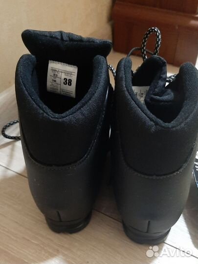 Лыжные ботинки новые 38 размер