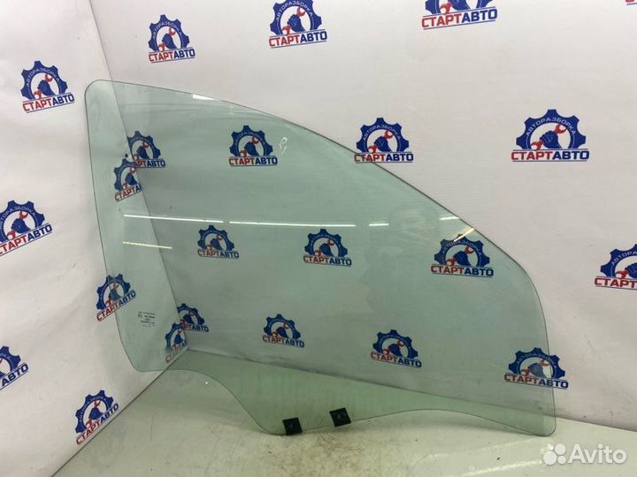 Стекло двери переднее правое Renault Sandero