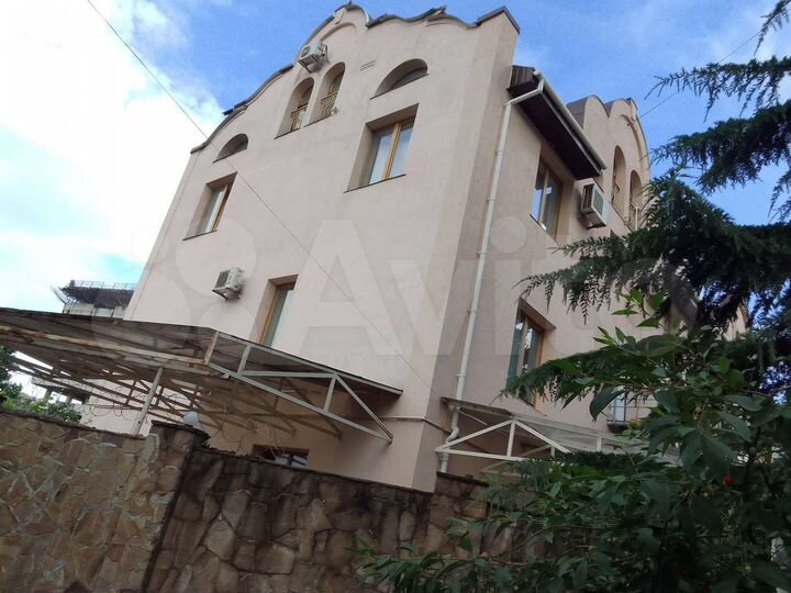 Дом 200 м² на участке 3 сот.