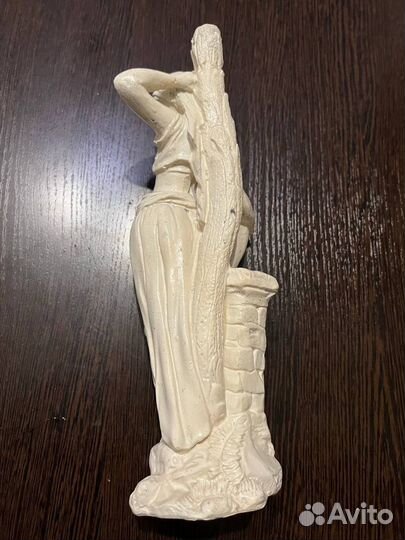 Статуэтка «Девушка с кувшином у родника». 1960-е