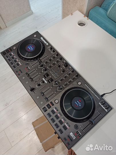 Контроллер Numark ns4fx