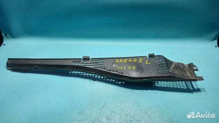 Жабо стеклоочистителей для Renault Logan 1