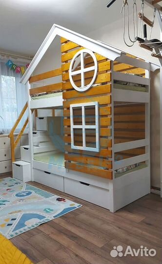 Двухъярусная кровать