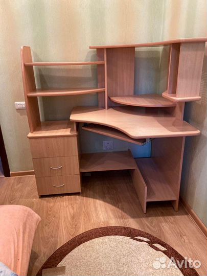 Компьютерный стол