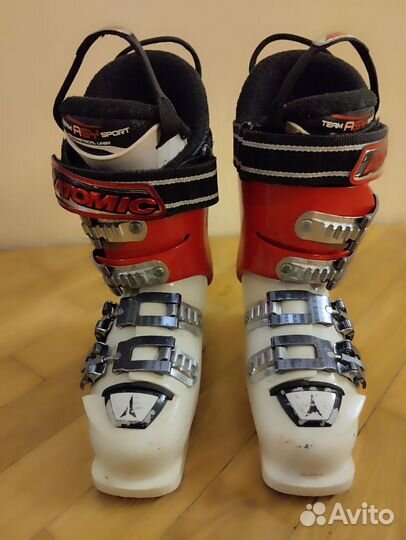 Горнолыжные ботинки детские atomic