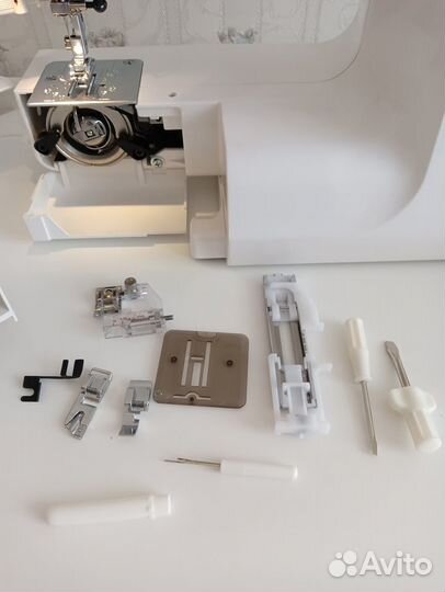 Швейная машинка Janome juno 523