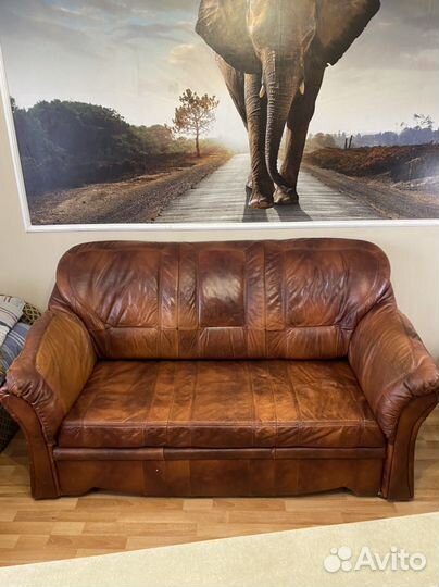 Кожаный диван бу