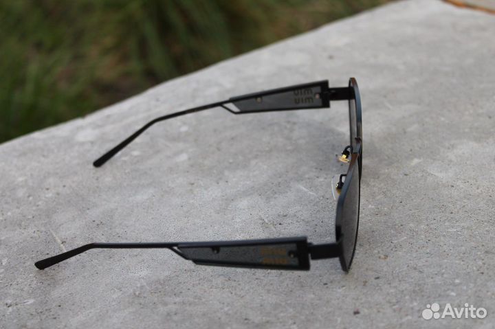 Солнцезащитные очки MIU MIU