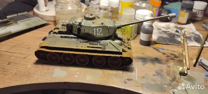 Готовая сборная модель танка Т-34/85