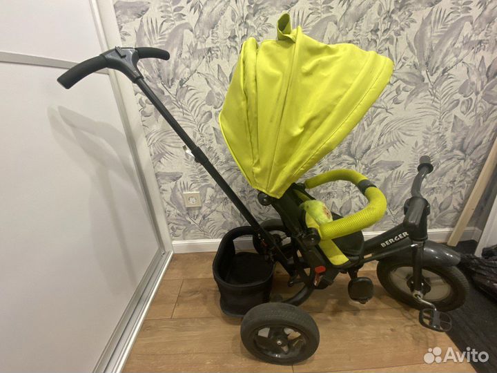 Детский велосипед трехколесный с ручкой