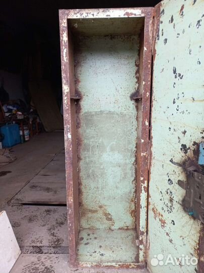 Сейф металлический