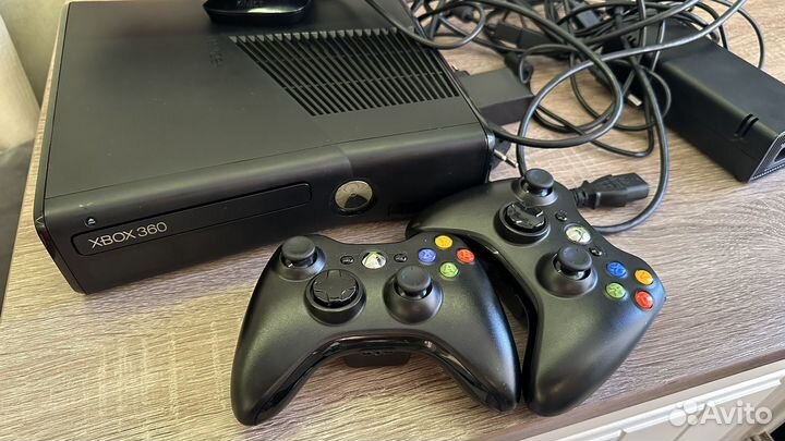 Xbox 360 + kinect и 8 игр