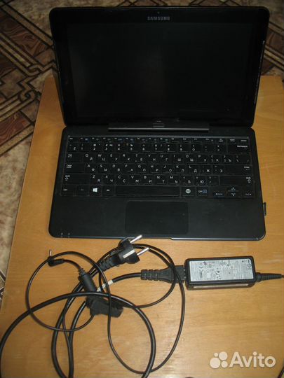 Ноутбук-планшет Samsung XE700T1C