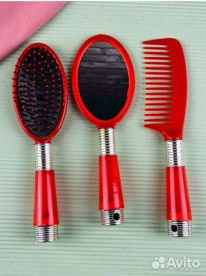 Новый набор расчесок в сумочке