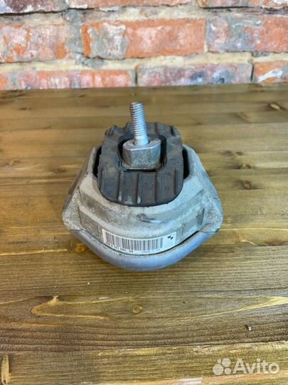 Подушка двигателя левая Bmw 5 E60 N52B25 AF 2009