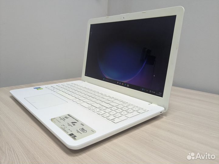 Свежий ноутбук Asus nvidia 920m/core i3/win 11