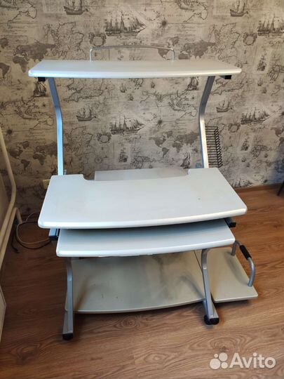 Компьютерный стол