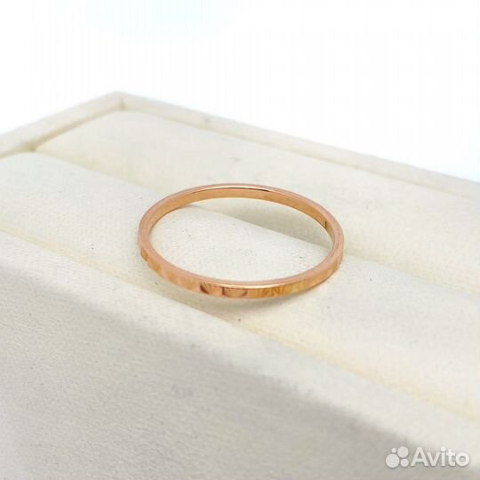 Золотое кольцо 585пр. вес: 1,24гр. размер: 18,9