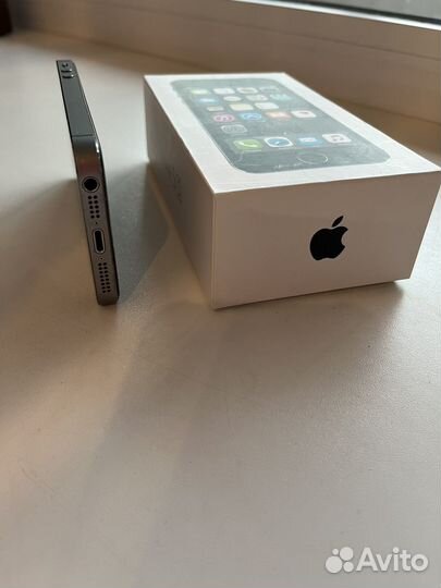 Телефон iPhone 5s