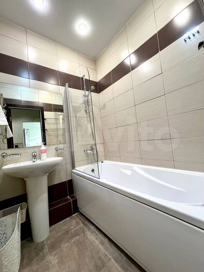 2-к. квартира, 73 м², 2/4 эт.