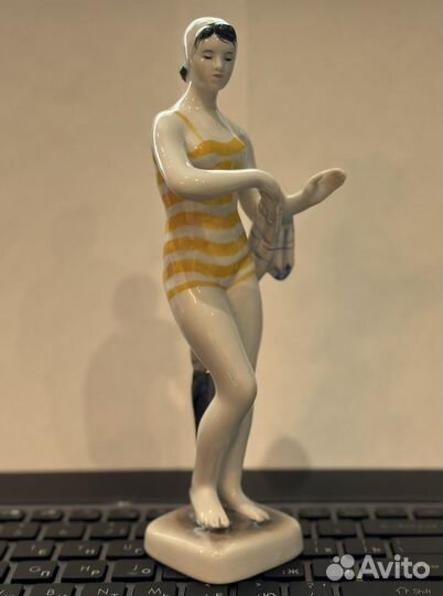 «Купальщица»лфз