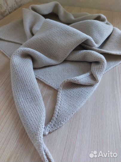 Косынка (бактус) вязаный