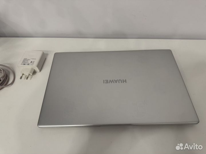 Huawei matebook d15