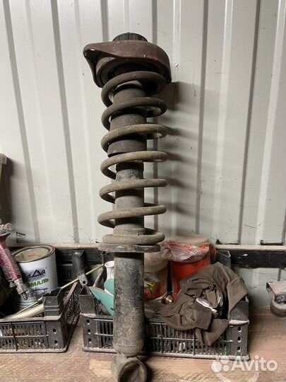 Стойка задняя правая