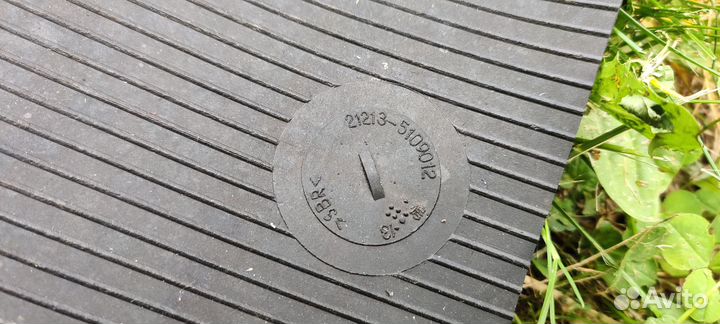 Комплект резиновых ковриков Нива 21214