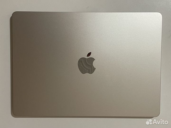 Apple macbook air 13 m2 2022