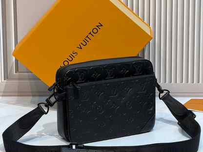 Сумка-мессенджер Louis Vuitton Trio, Москва