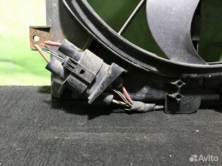 Вентилятор радиатора 1.8 Volkswagen Golf 5 2003