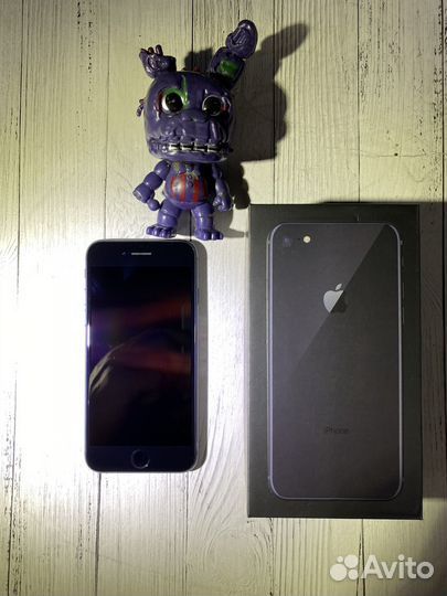 iPhone 8, 64 ГБ