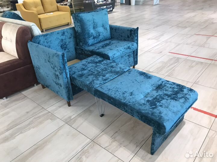 Маленький диванчик