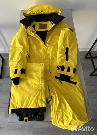 Горнолыжный комбинезон