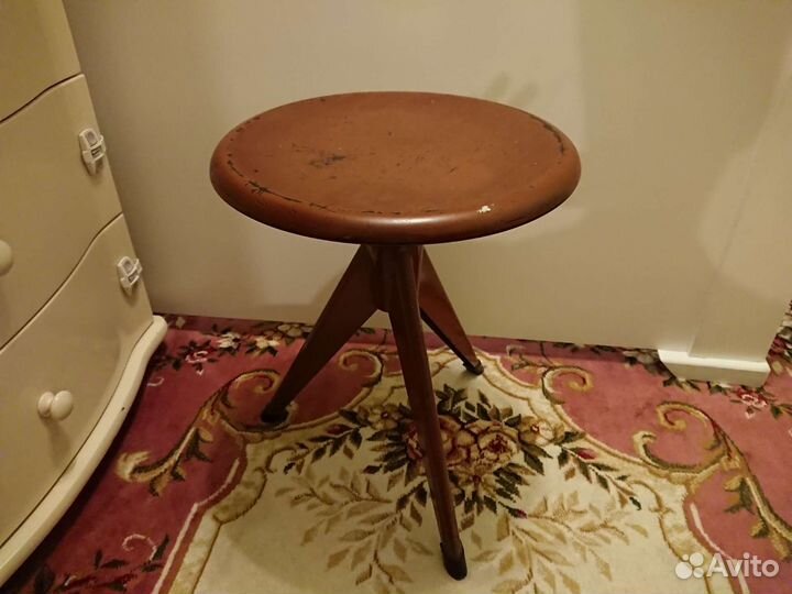 Стул для пианино винтовой